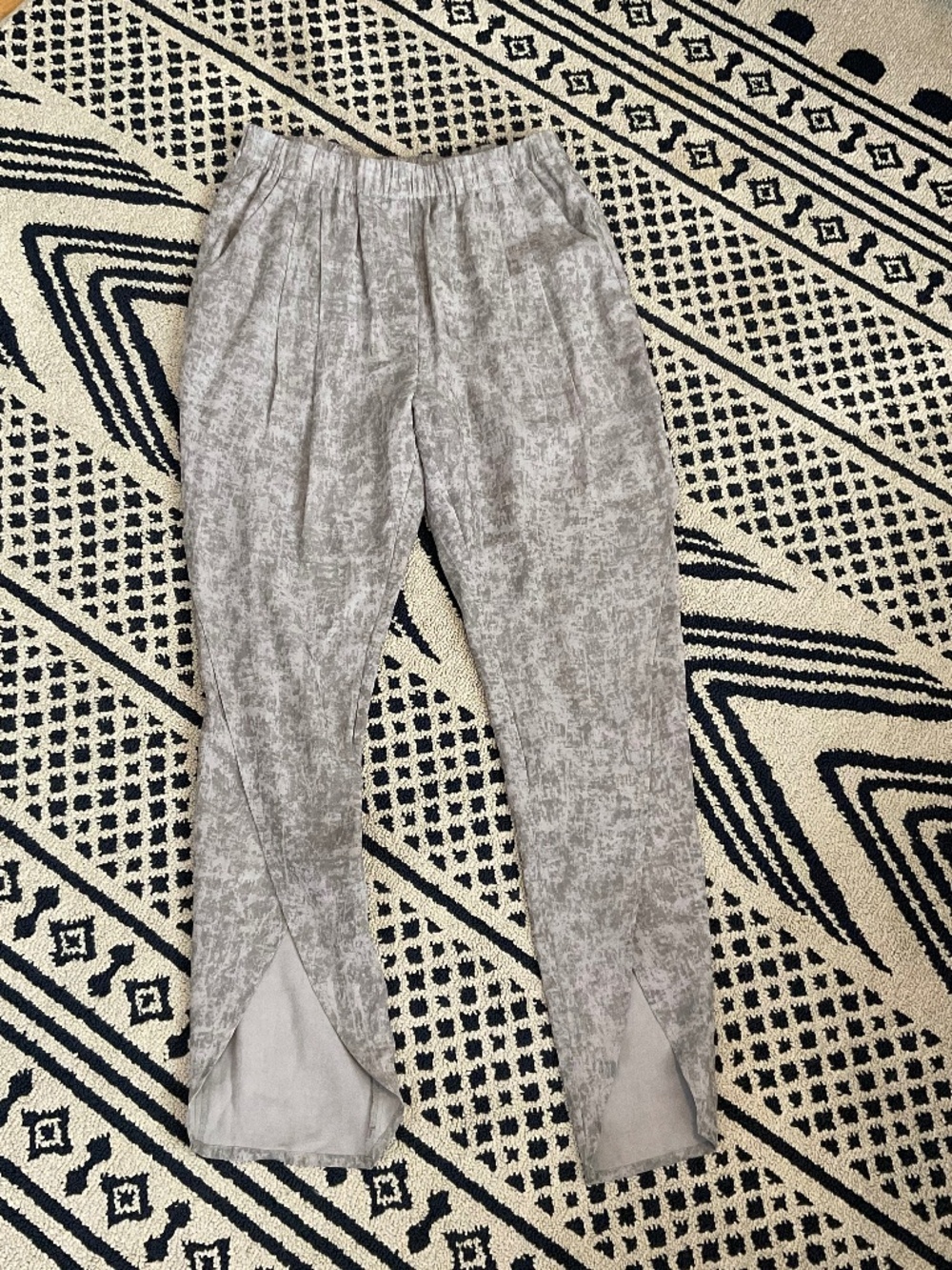 Very Unique Cut Grey Speckle Lightweight Pants